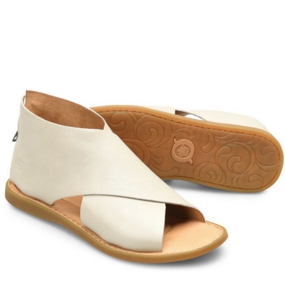 Born IWA Zip Up Sandals Size 10  NWOB